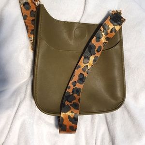 NWOT Ahdorned olive green messenger w extra strap
